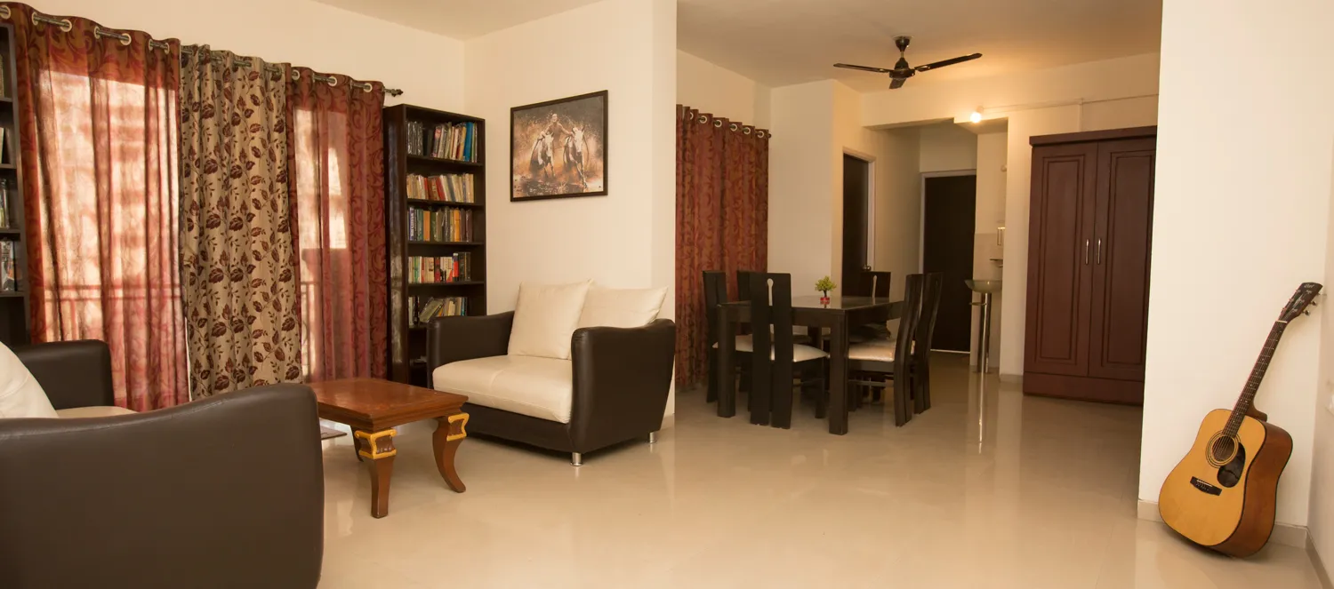 Lounge area with seating for group therapy sessions